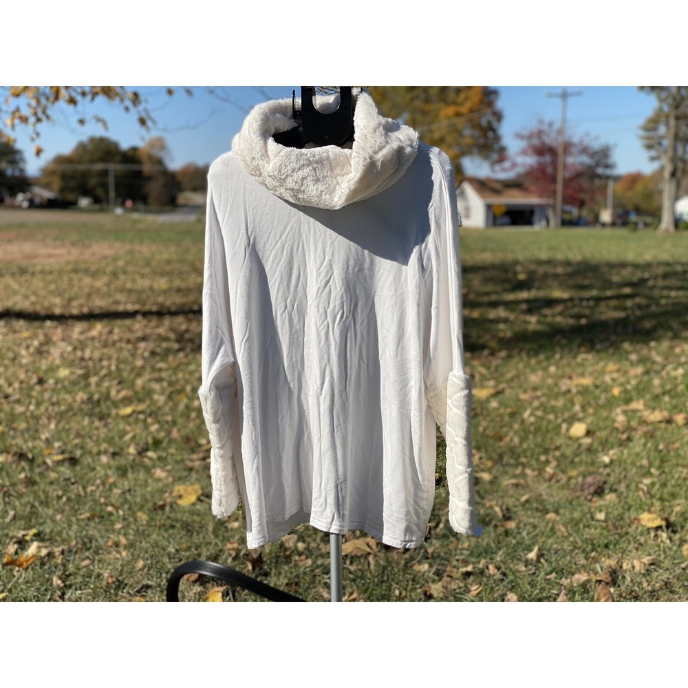 NWT Chelsea & The Odore Soft White‎ Sweater Size PL Petite Large